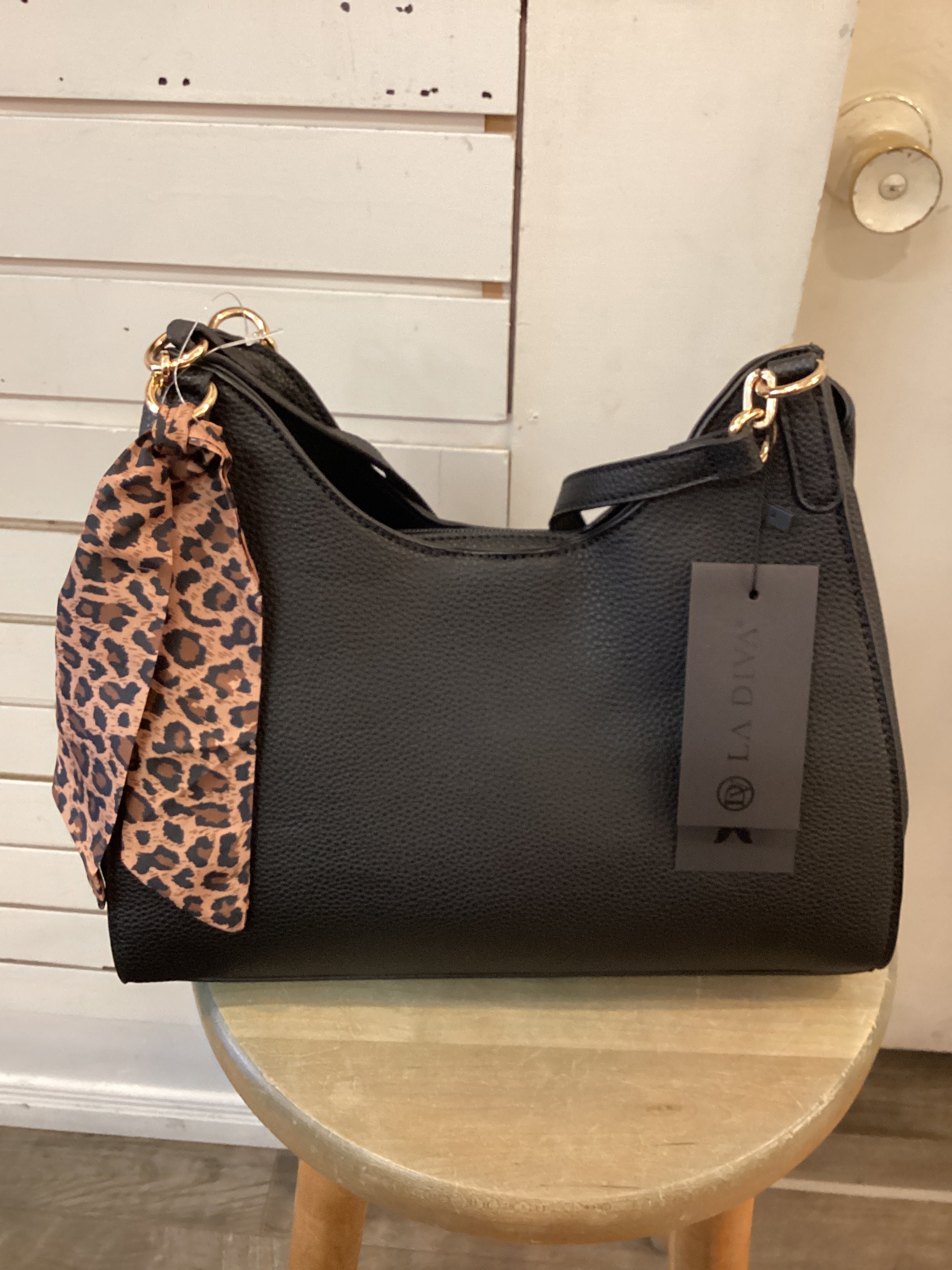 La Diva C18773 STL Black Purse w/Leopard Tie