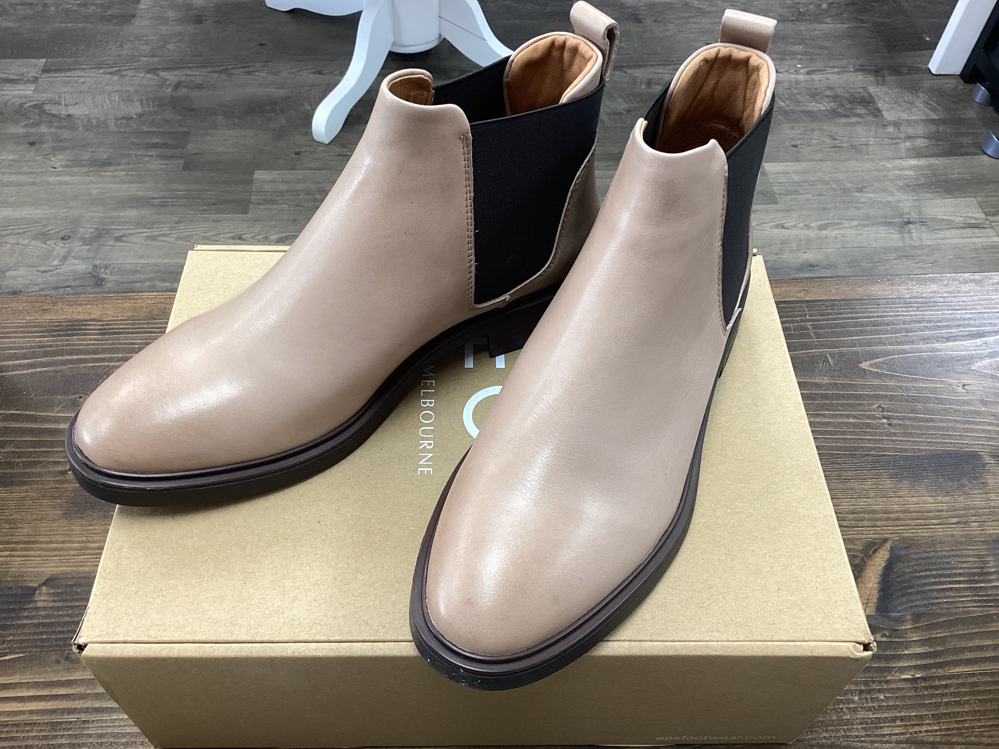 EOS BLAIZ Leather Chelsea boot