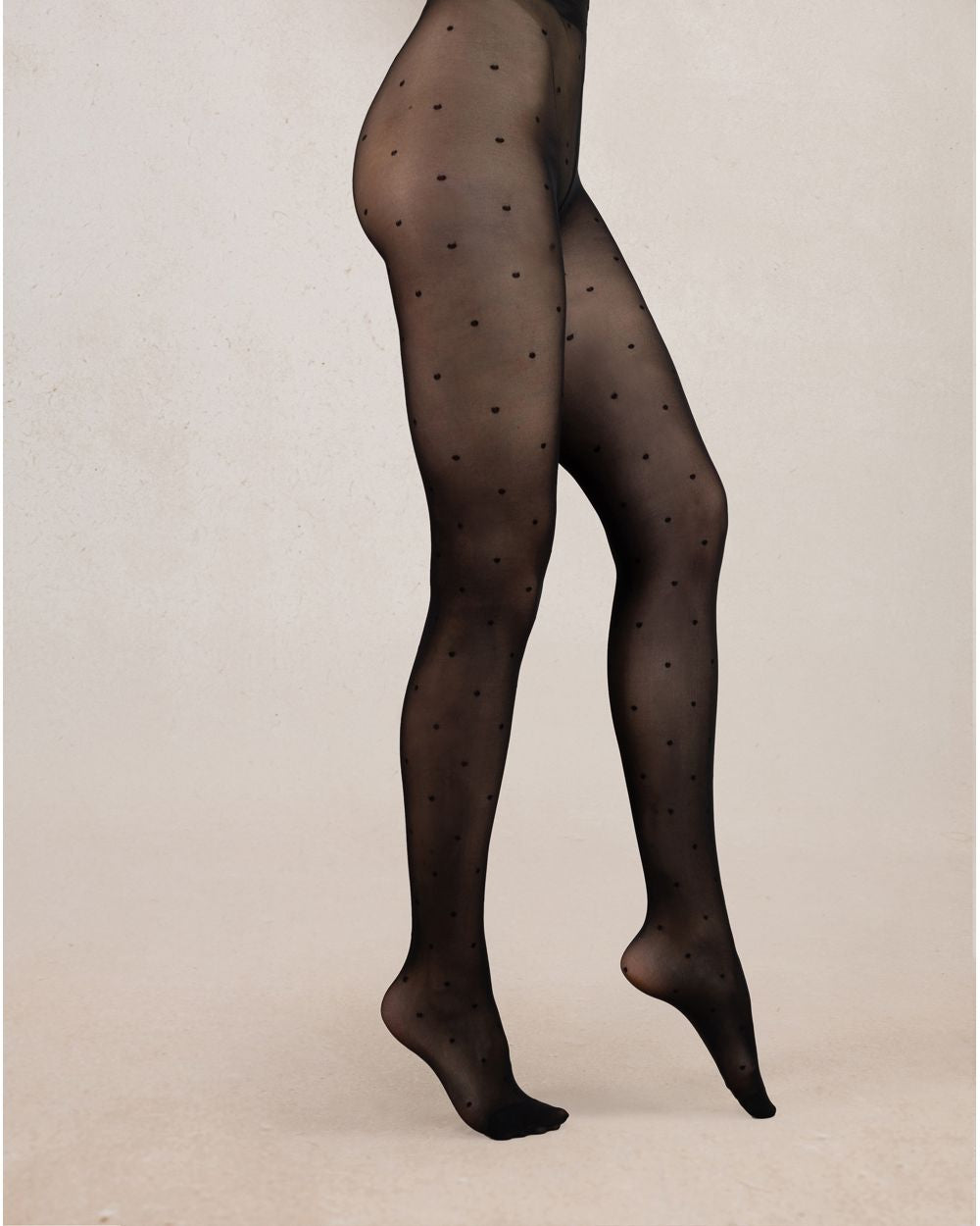 Bleuforet FBM4106 Black Dots 30 Den Pantyhose