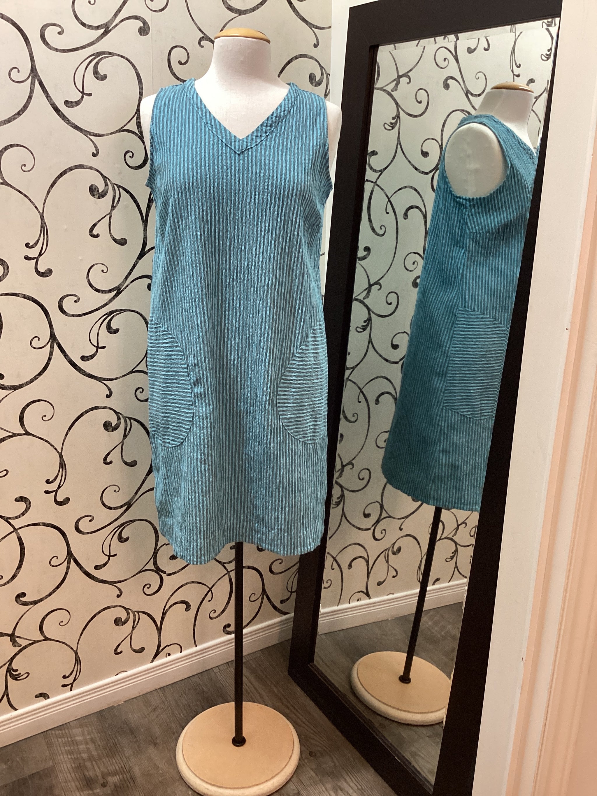 cut loose dresses Jumpsuit Black / XS/S This hanky linen bias cami dress features spaghetti straps and a midi length cutloose Seamed Bubble Crinkle Dress