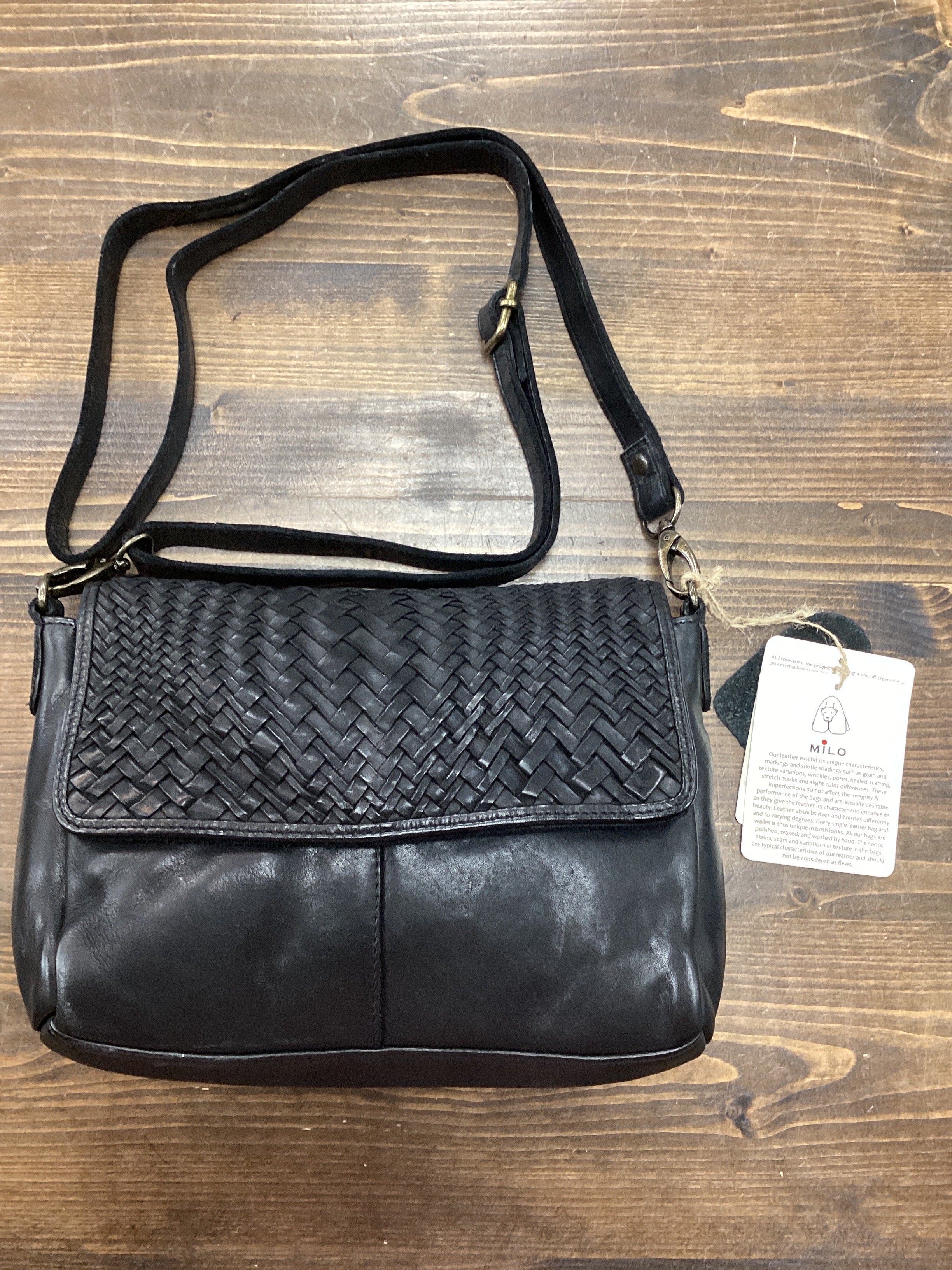 Milo 055 Woven Leather Purse