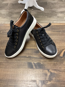 Vionic Winny Lace Up Sneaker