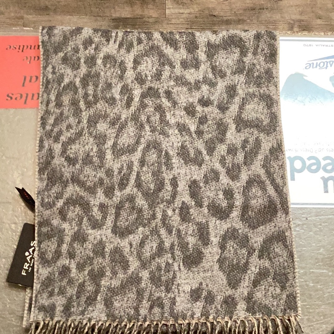 Fraas 625273 Leopard Print Scarf