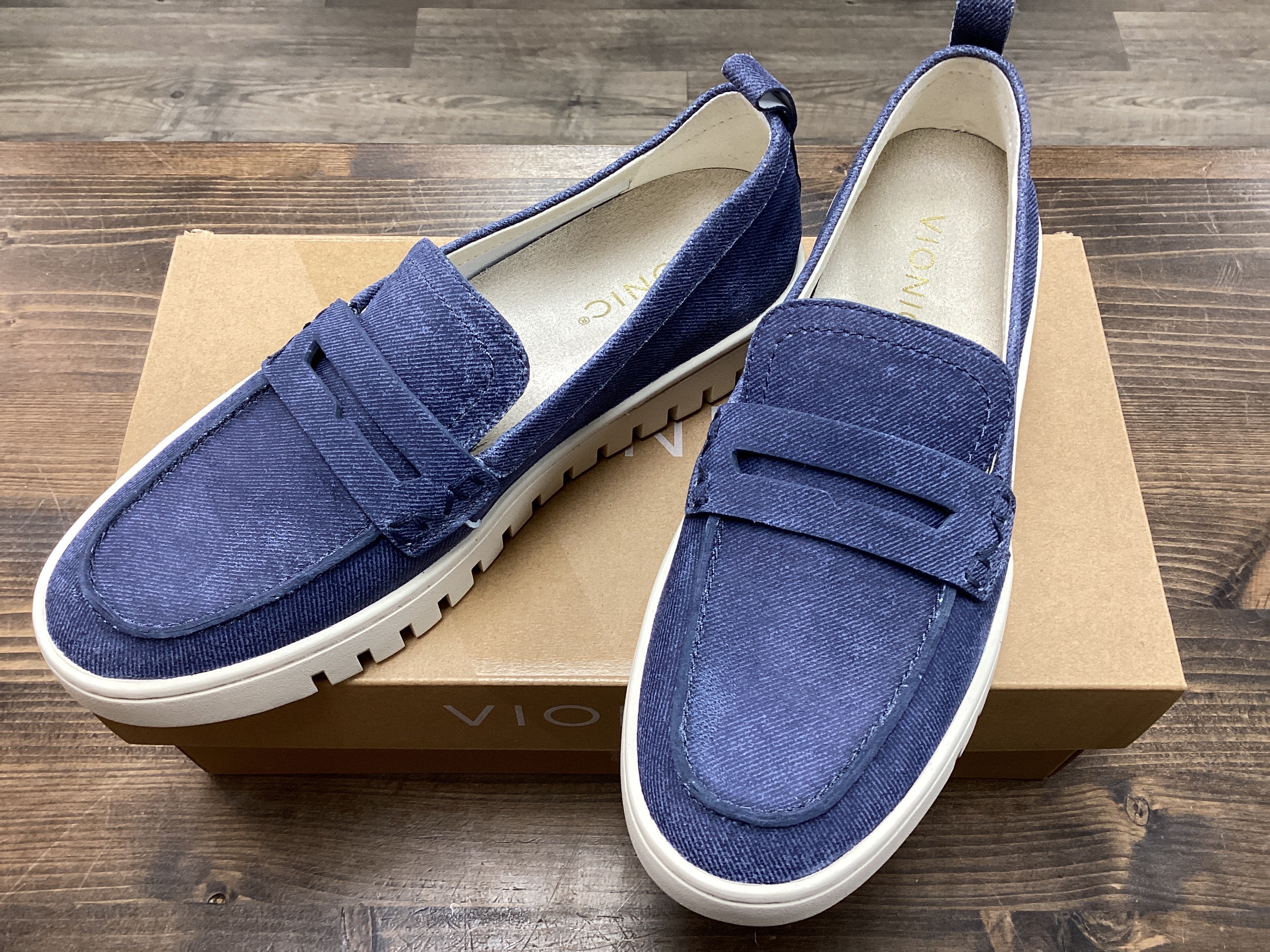 Vionic Uptown Leather Loafer