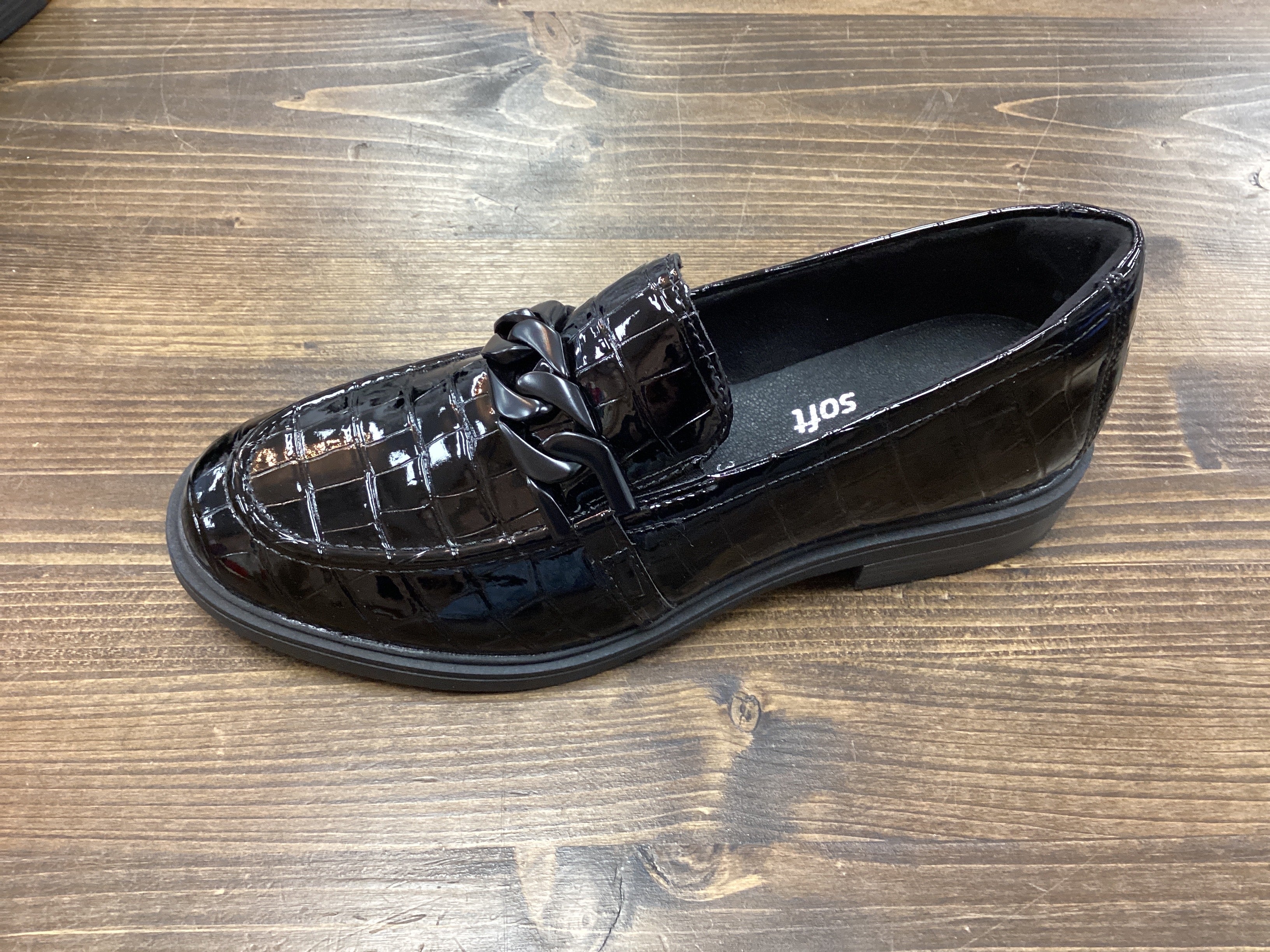 Remote (D1U00-00) Leather Loafer