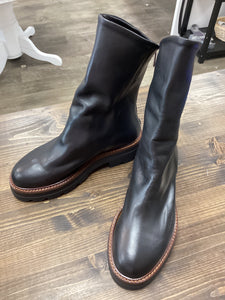 Ateliers BOSU Black leather boot