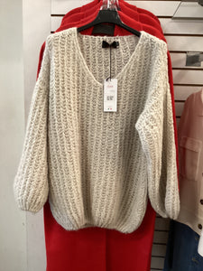 Elissia CM7026 v-neck knit sweater