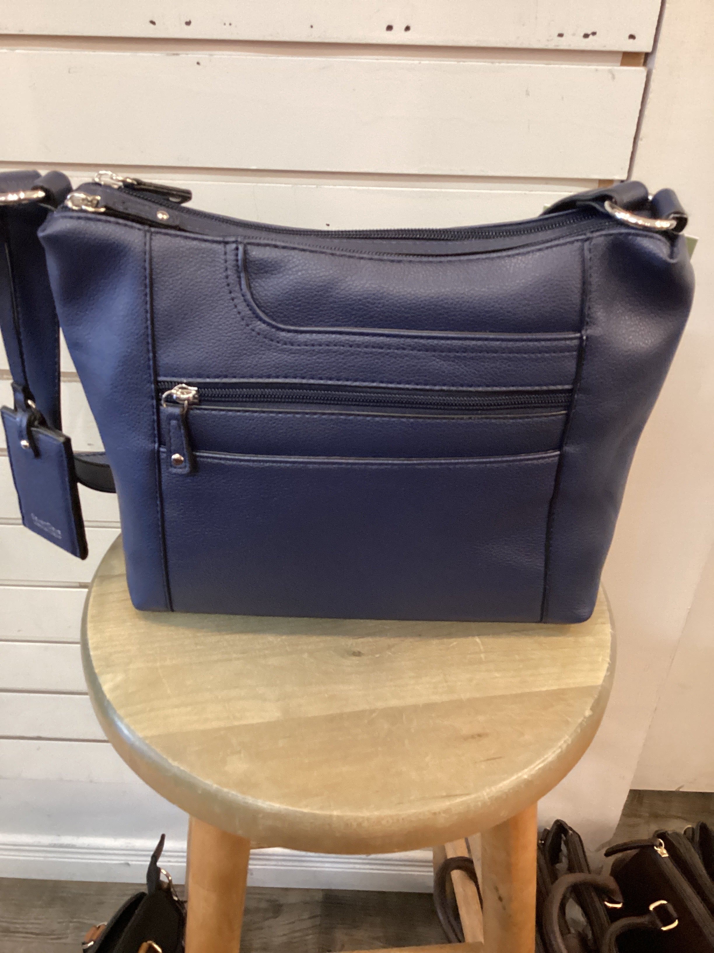 La Diva R18794CA Multi Pocket Purse