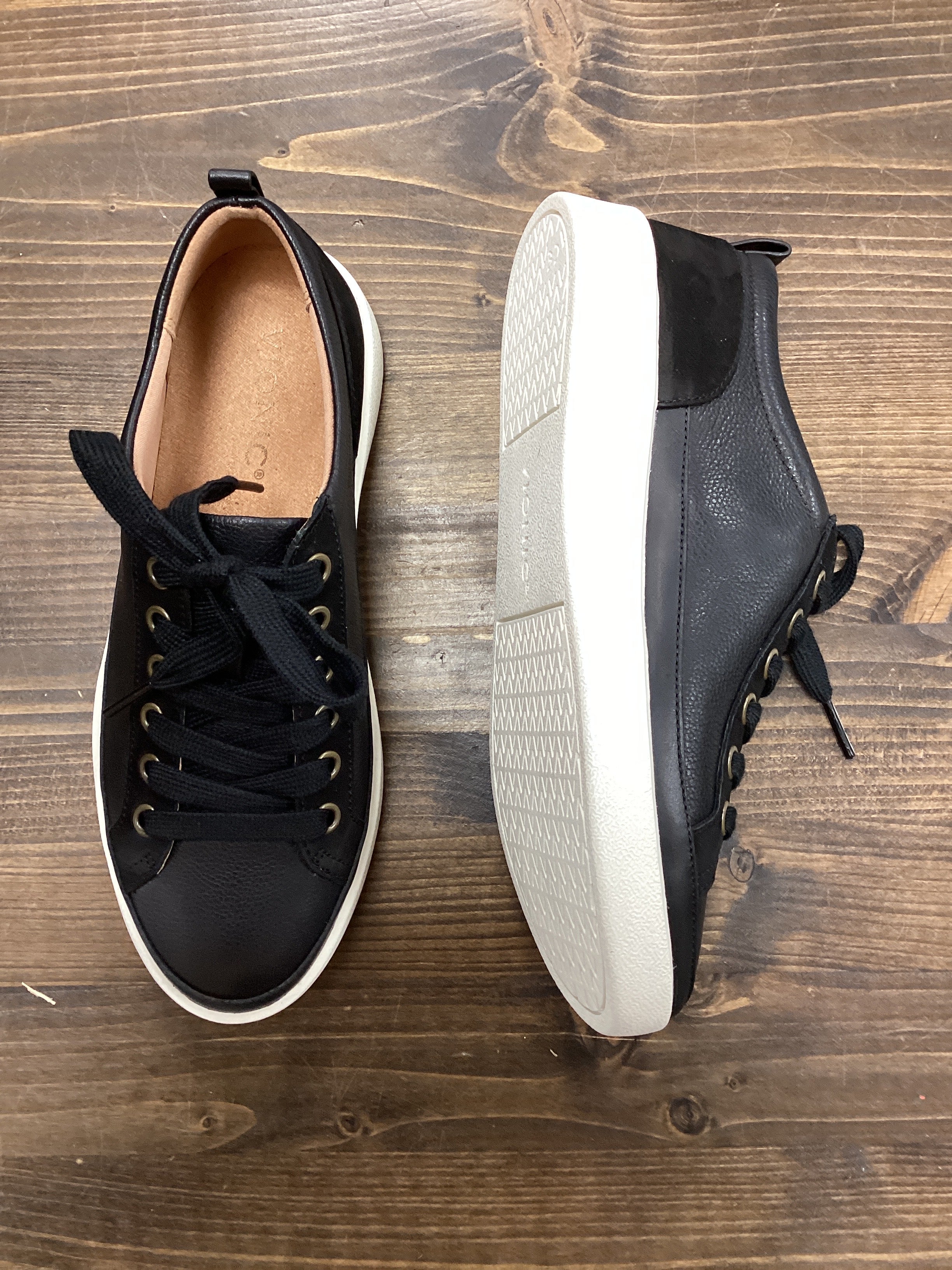 Vionic Winny Lace Up Sneaker