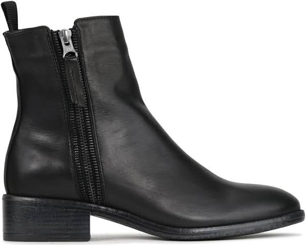 EOS Celi Leather Side Zip Boot