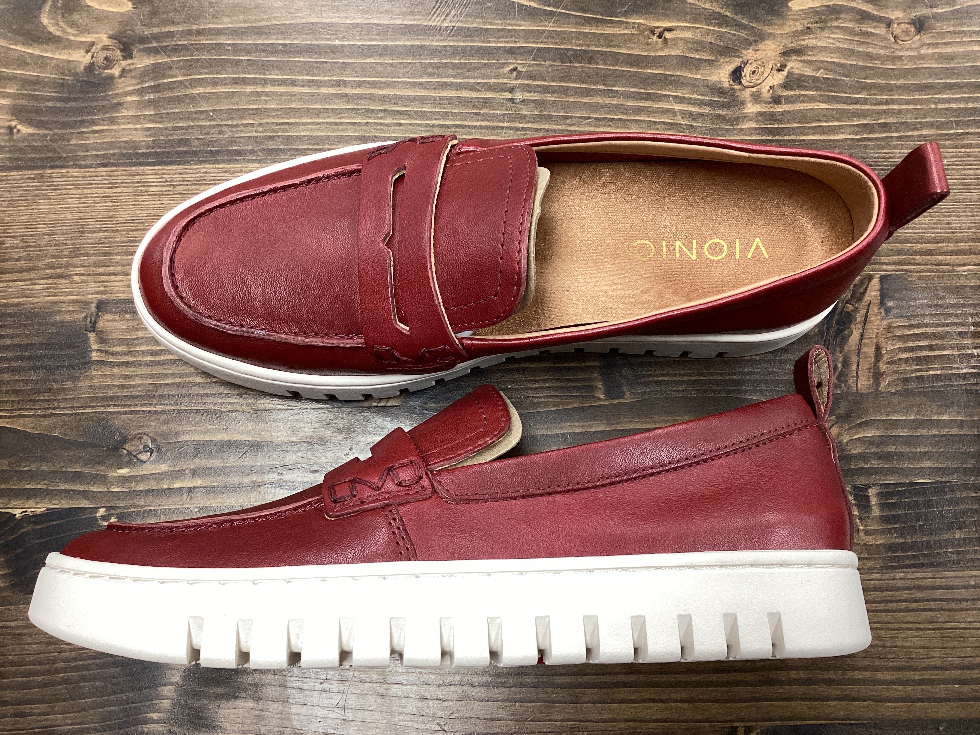 Vionic Uptown Leather Loafer