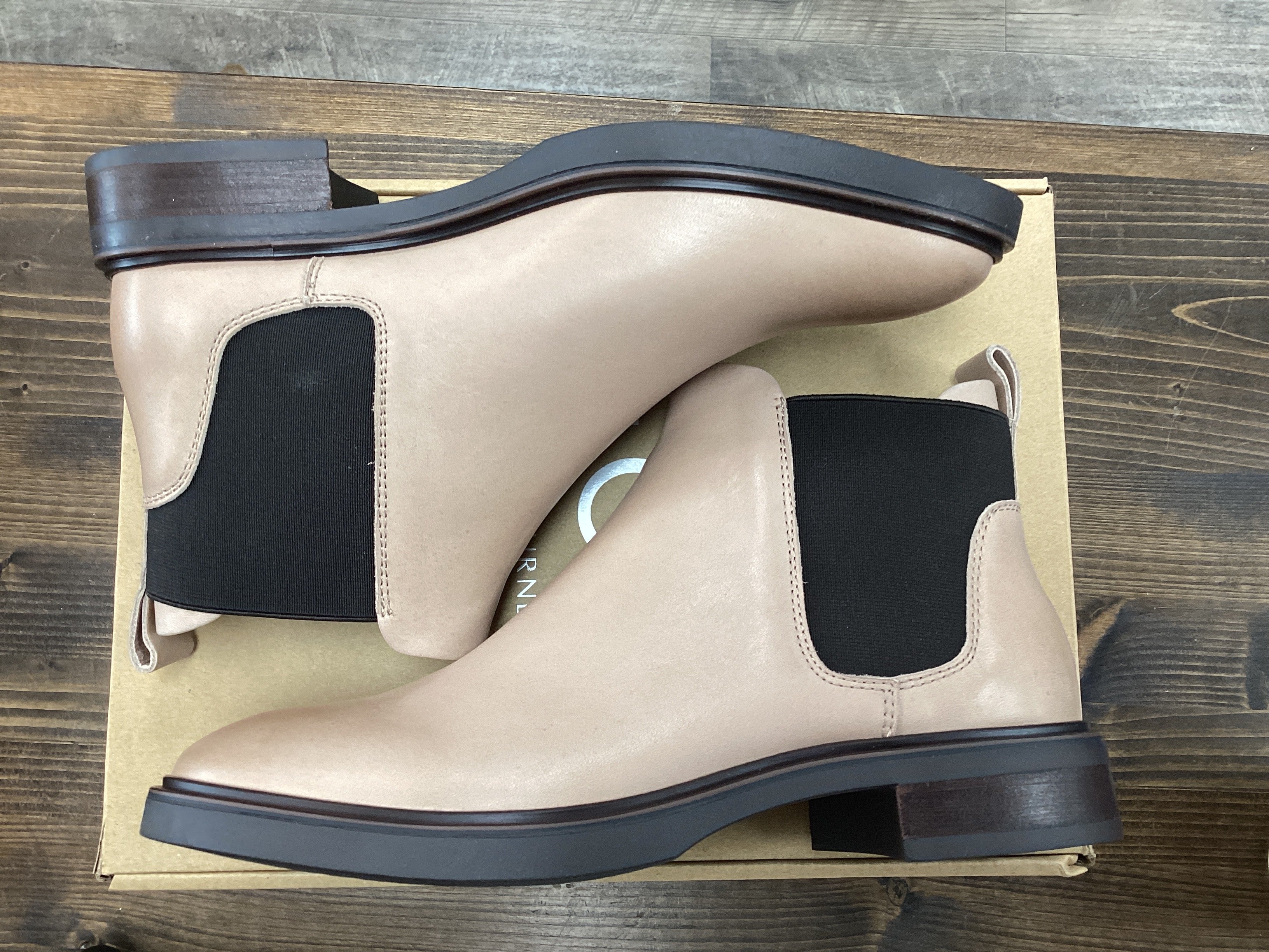 EOS BLAIZ Leather Chelsea boot