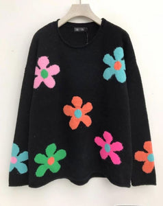 Lyla & Luxe Jody Lightweight Sweater w/ Bold Flower Print