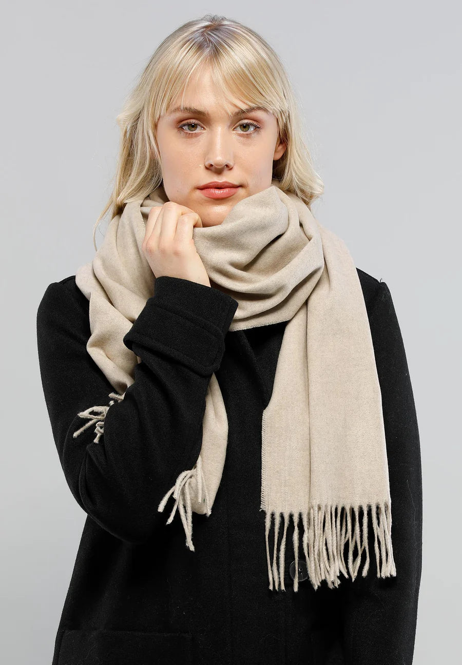 Fraas 625199 
FRAAS ESSENTIAL SOLID COLOUR OVERSIZED CASHMINK® SCARF