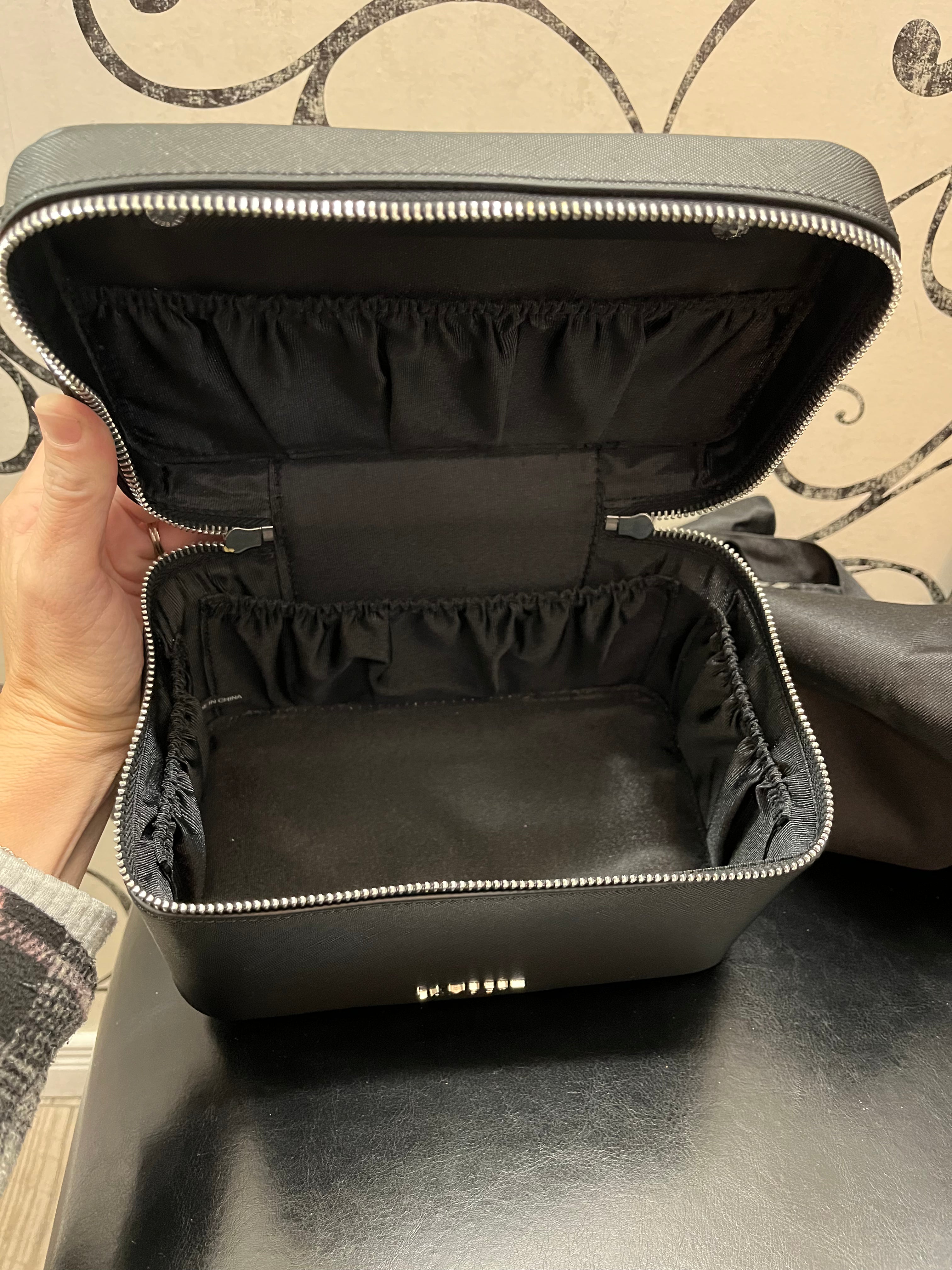 Lambert Bella Black Vegan Make up Case