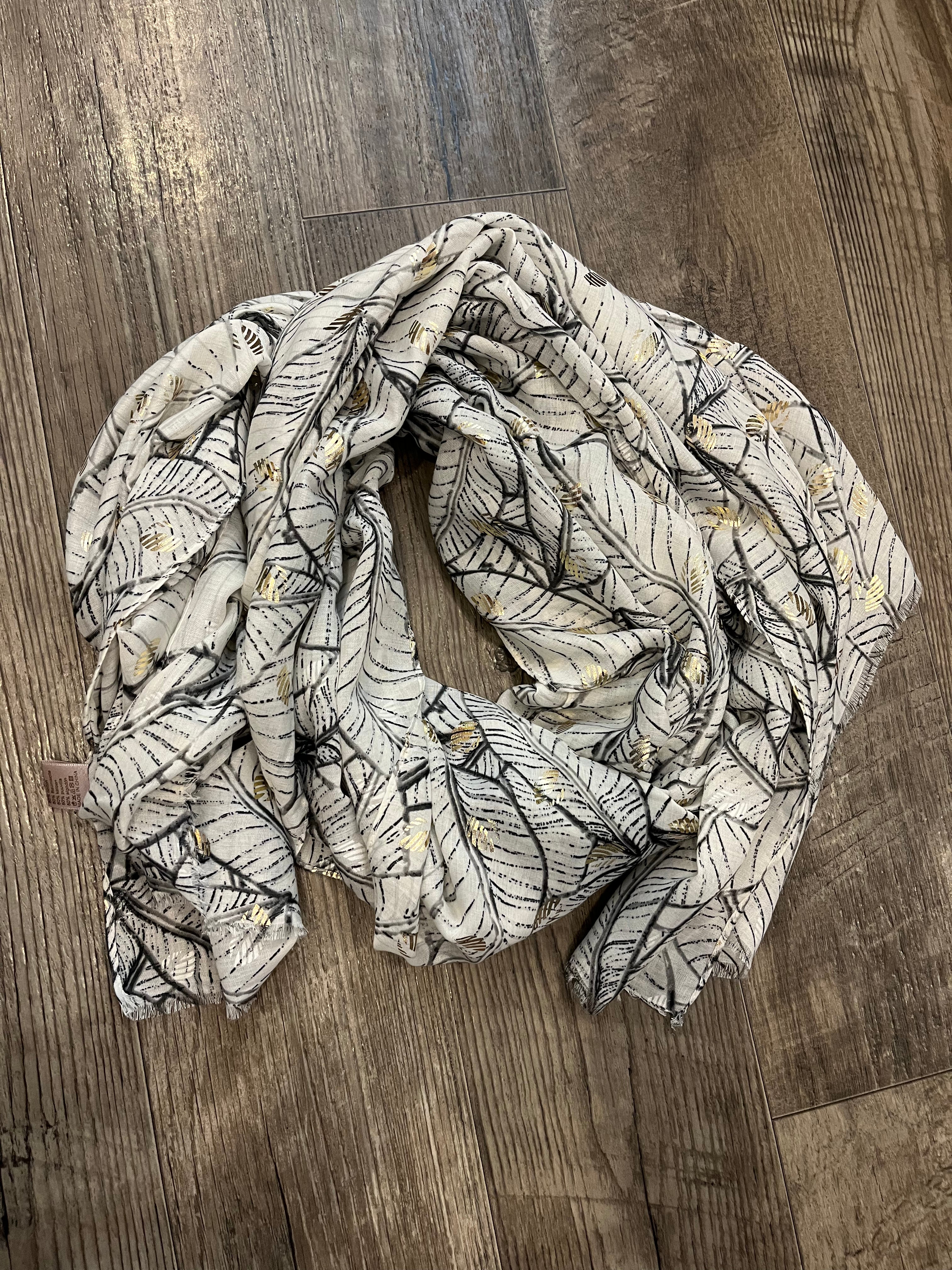 Only Accessories 22354 Black/White Leaf Summer Scarf