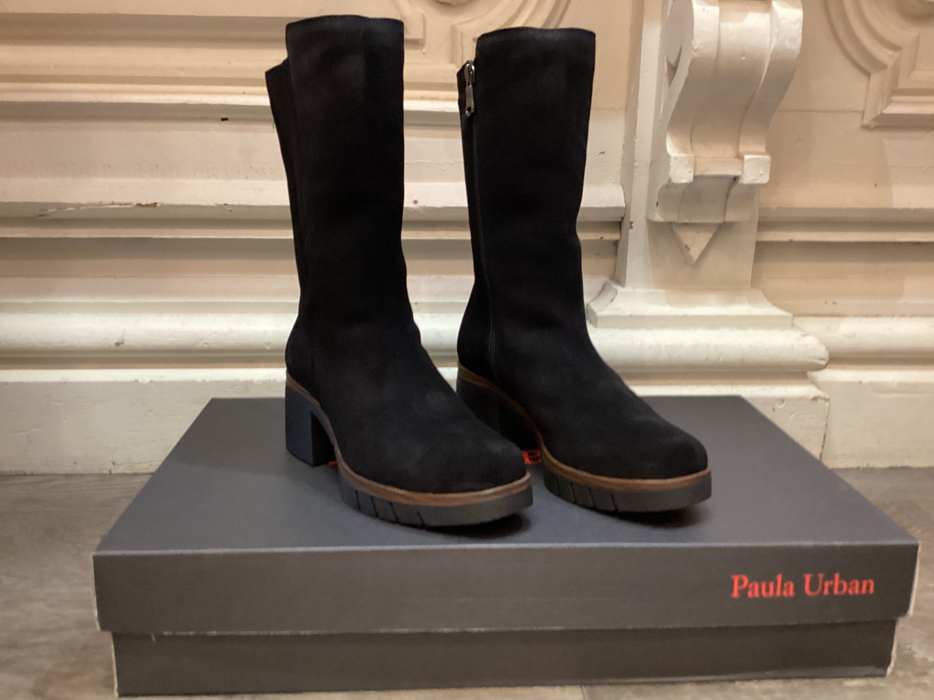 Paula Urban 11-1138 black boots