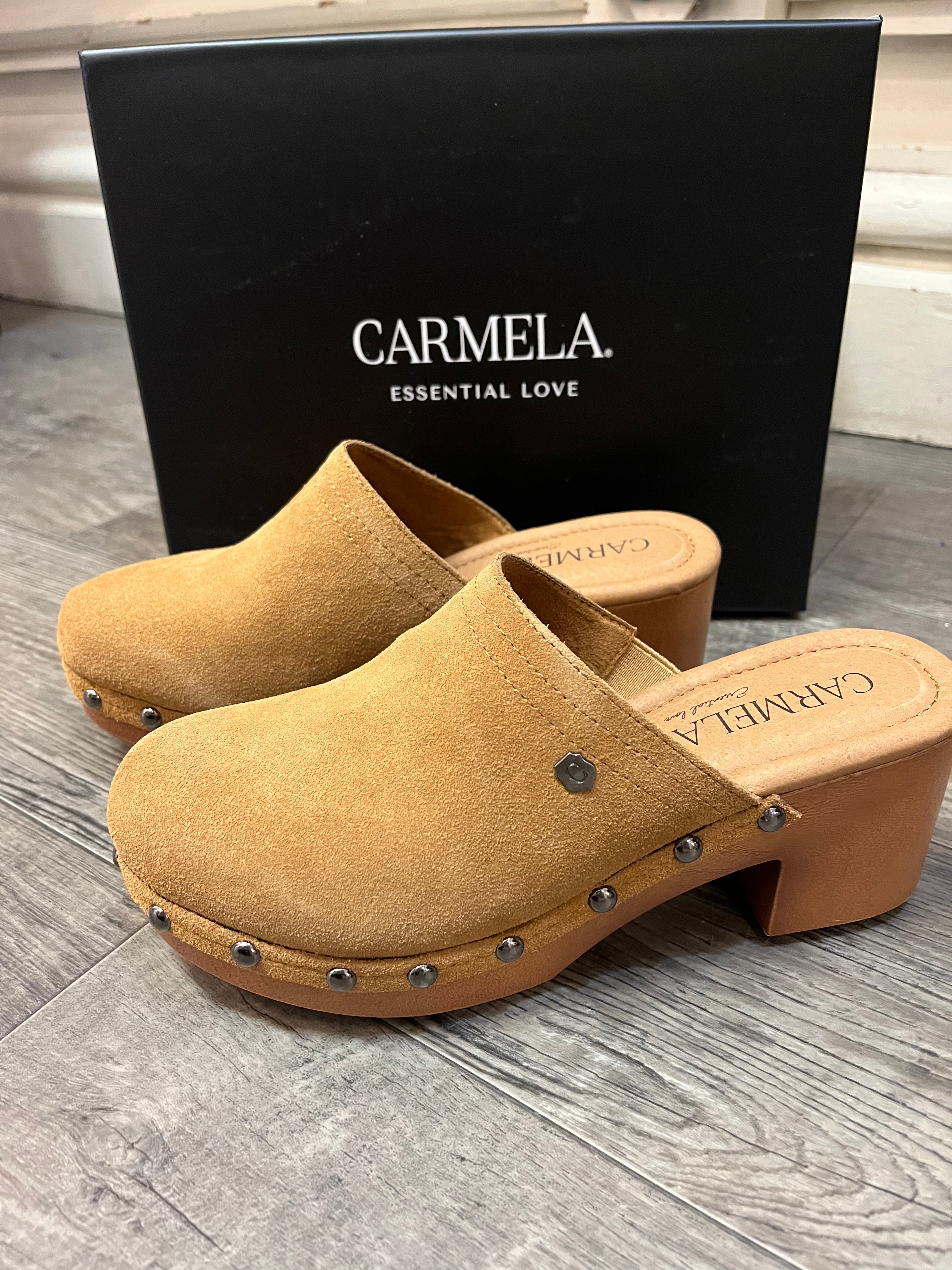 Carmela 160461 Camel Suede Clog