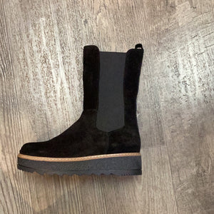 Ateliers Axel  Black Suede Mid Boot