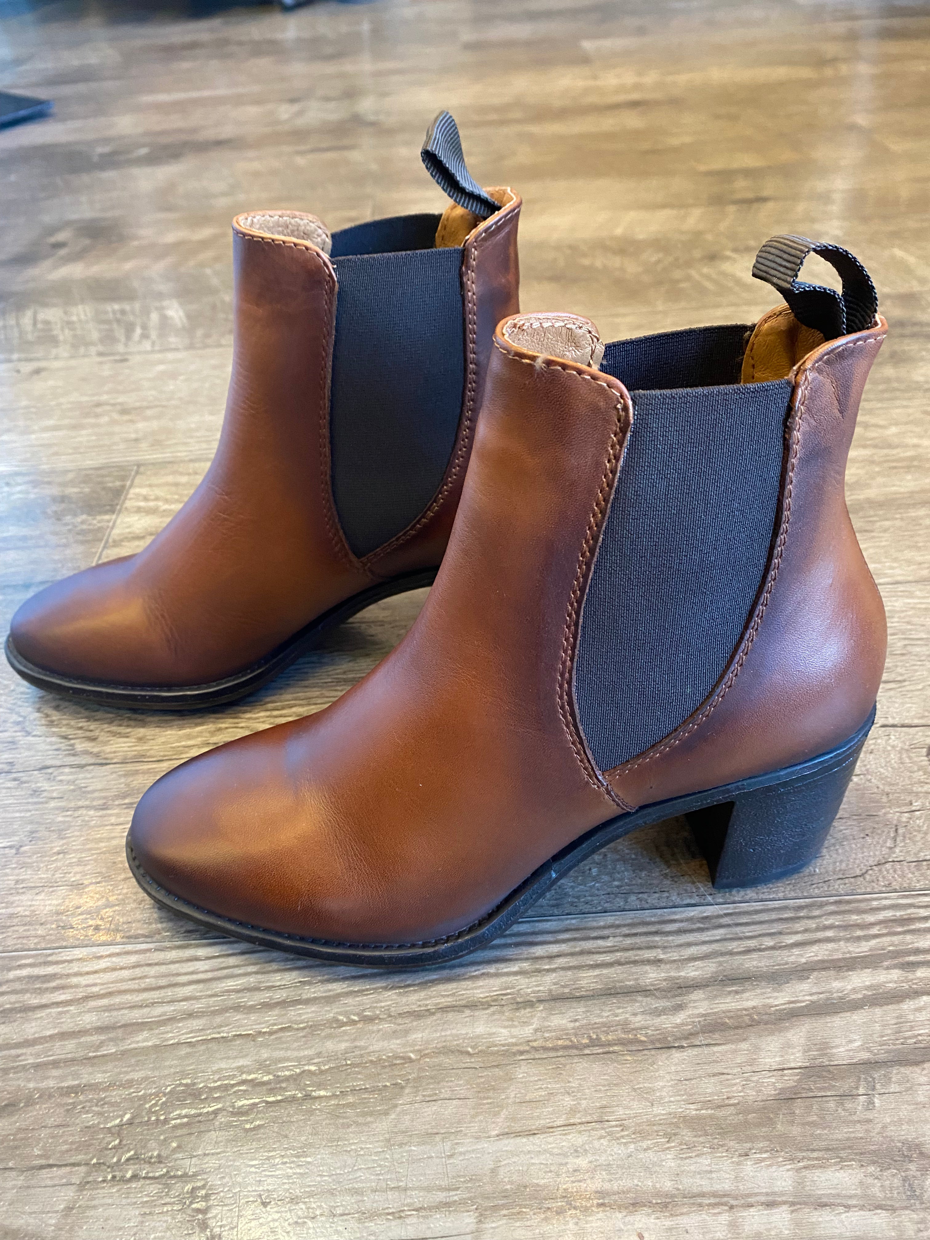 EOS Serin Brandy Heel Boot