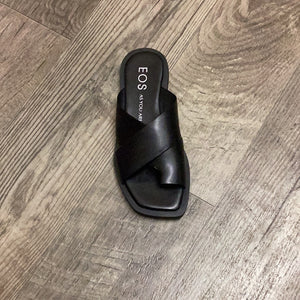 EOS Mishk Black Slide Sandal