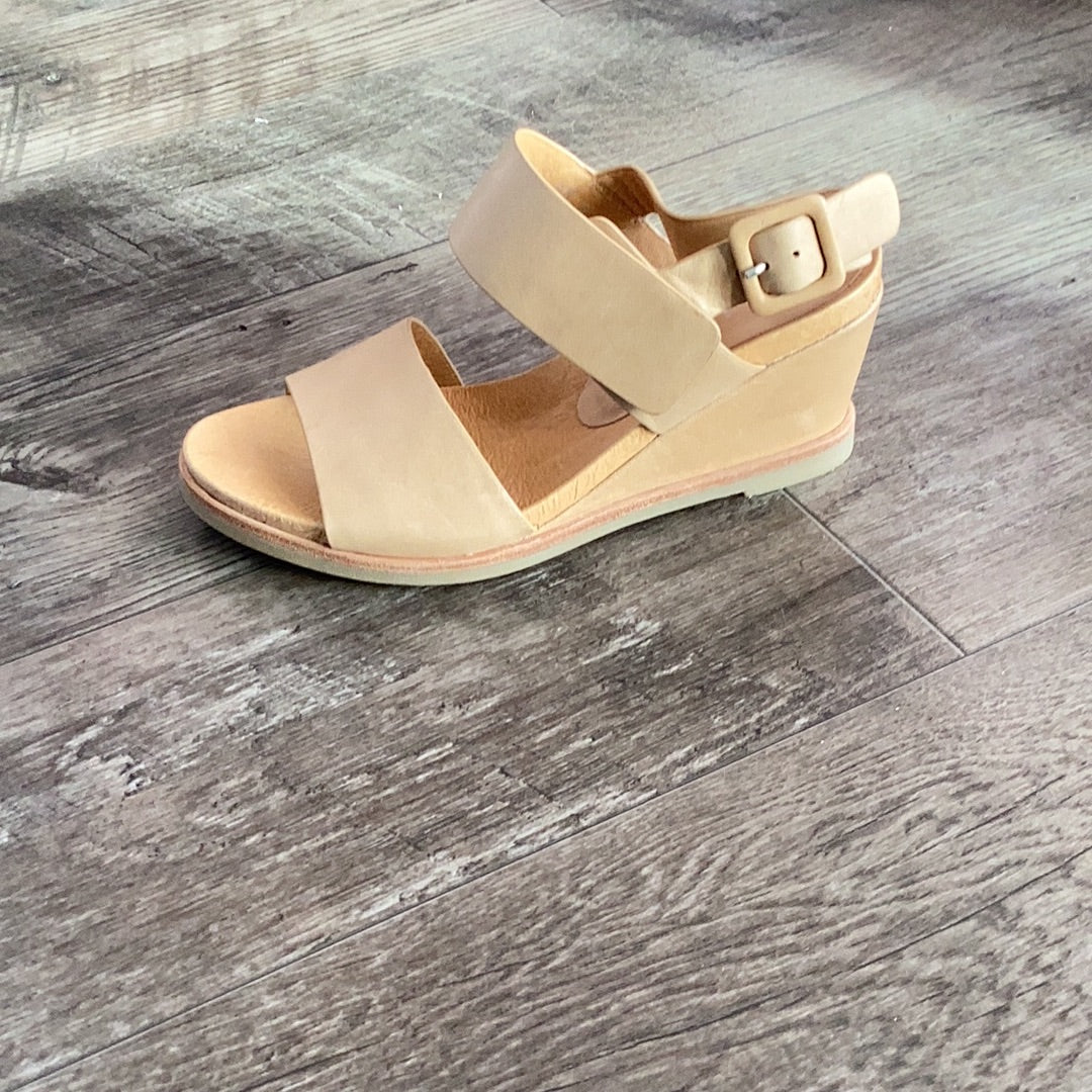 Effegie Emmit Wedge Sandal